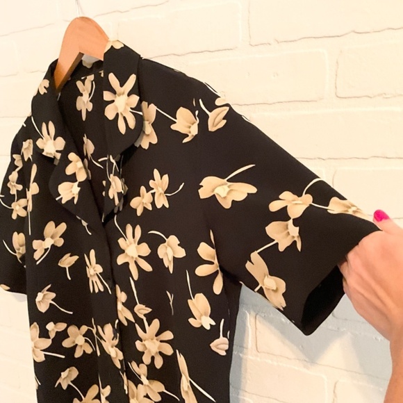 Vintage Women’s Button down shirt Dark Floral Magnolias Black Cream M - Picture 5 of 9